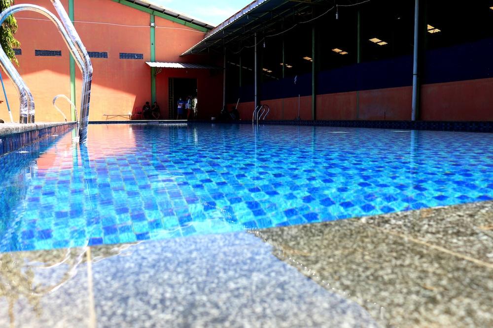Sinar Sport Hotel Bengkulu Ngoại thất bức ảnh